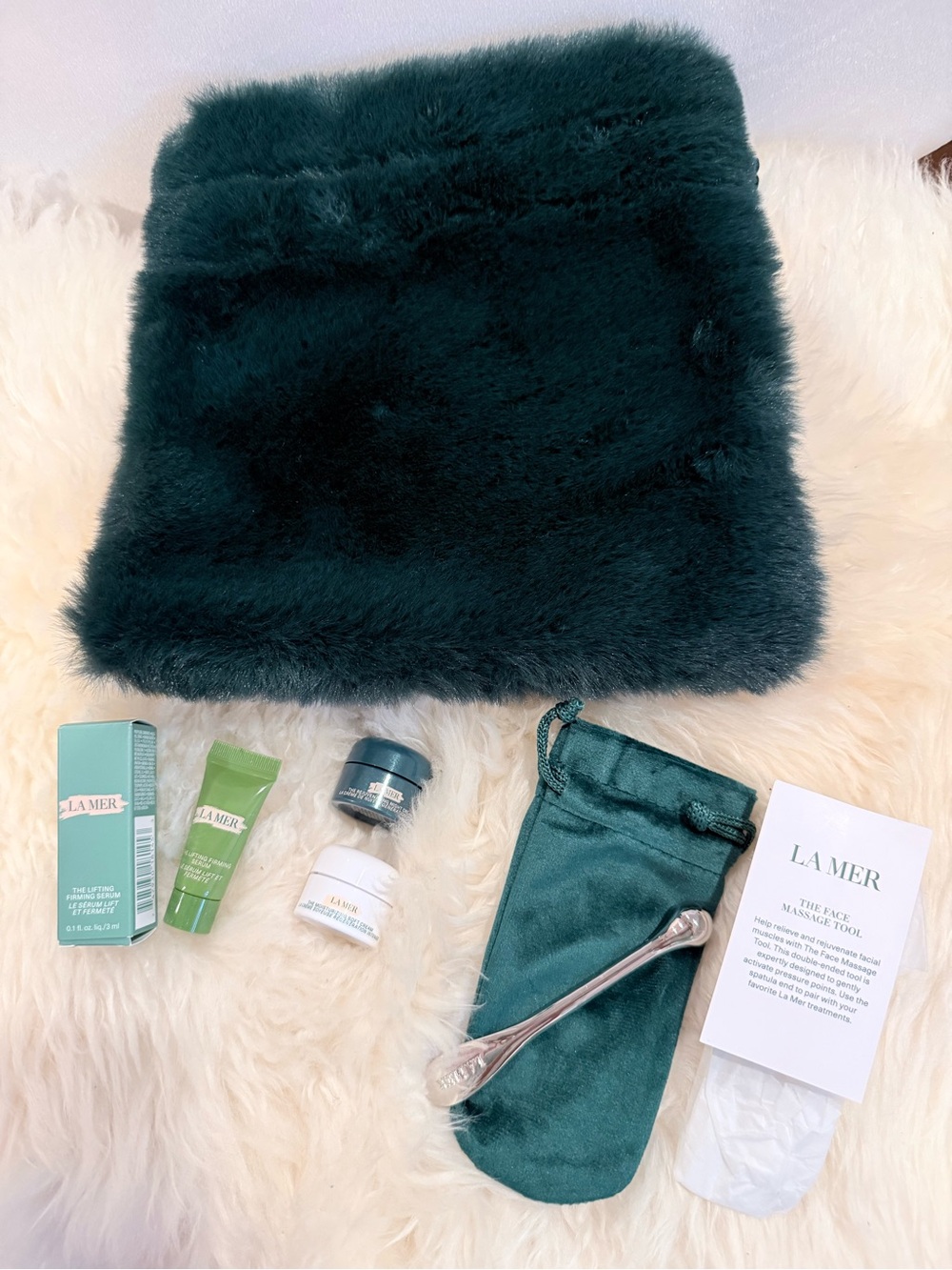 La Mer Facial Massage Tool Set with Fluffy Pouch